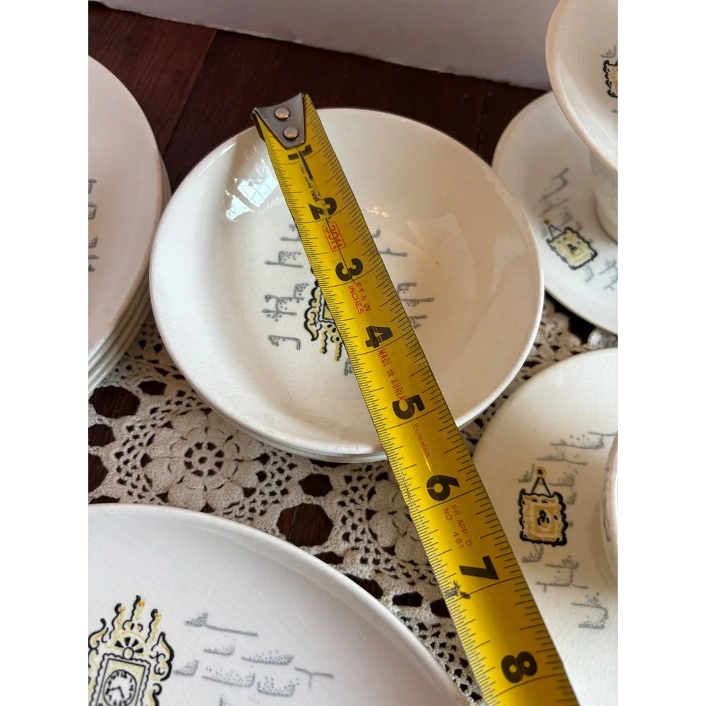 VTG 20pc Colonial Hand Decorated Dinnerware Set Made in‎ USA Mid Century 1950s